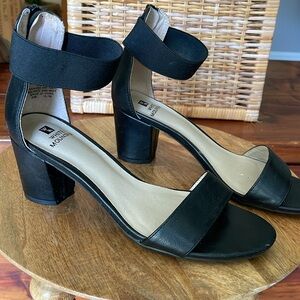 White Mountain Black Heeled Sandals